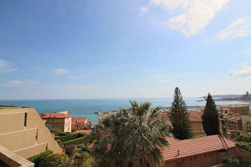 2 pièces avec Vue mer panoramique, garage et piscine - Location saisonnière - Menton