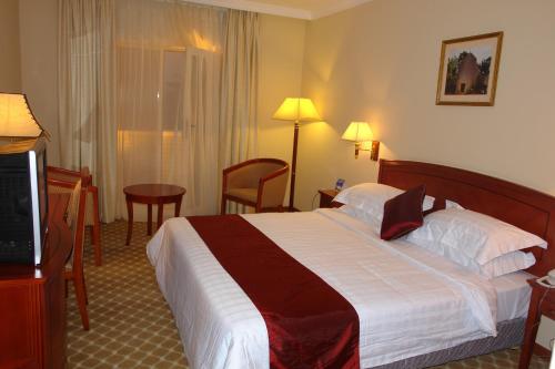 Dreamliner Hotel Located in Kirkos, Dreamliner Hotel is a perfect starting point from which to explore Addis Ababa. Both business travelers and tourists can enjoy the propertys facilities and services. Service-minded