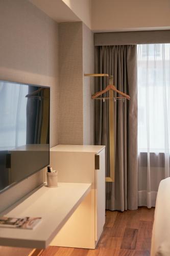 Classic King Room image 2