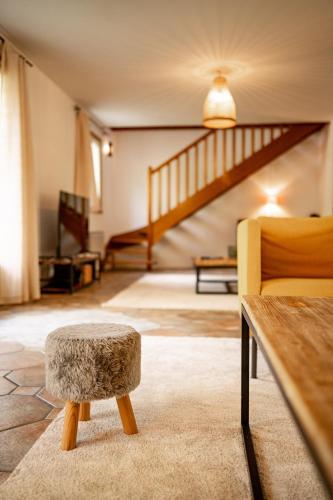 Közös társalgó / TV, La maison du Diplo : Forêt, sentiers et grimpe (La maison du Diplo : Foret, sentiers et grimpe) in Noisy-sur-Ecole