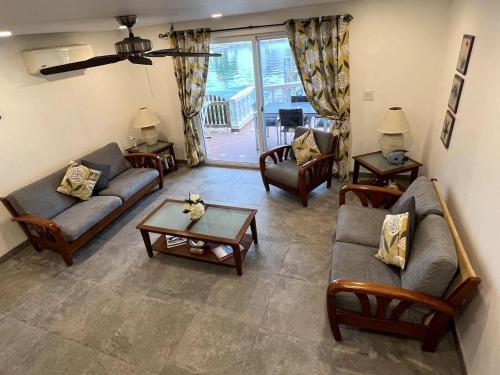 4 Guests - Stunning View - Pool - South Finger, Jolly Harbour (fotografie 5)