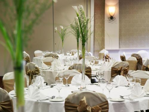 Green Isle Hotel Dublin - image 3