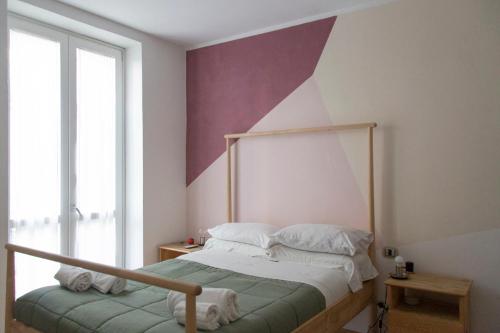 Standard Double Room image 9