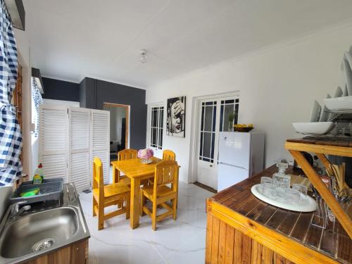 Bosberg Selah - Cosy 2-Bedroom Apartment with Mountain View