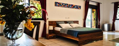 Executive Suite image 9