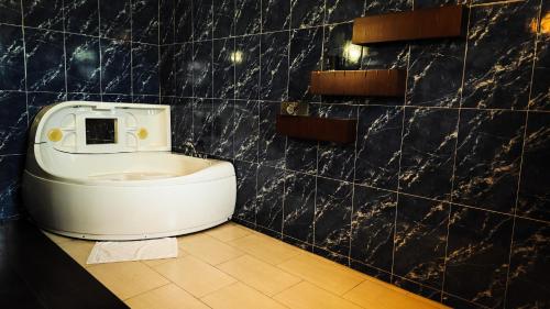 Executive Suite image 2