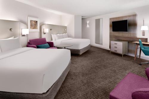 517744514 Crowne Plaza Atlanta Perimeter at Ravinia by IHG