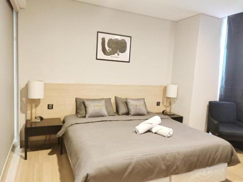 Cosy King with City view at The Straits 715