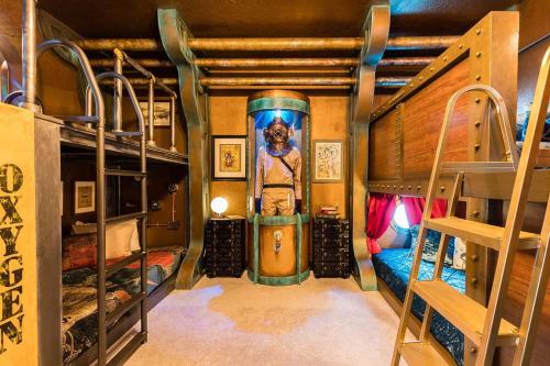 BD007J - Luxe Estate with Themed Bedrooms at Reunion
