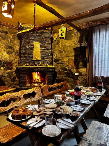 ELISO'S GUESTHOUSE in Bagvdanari