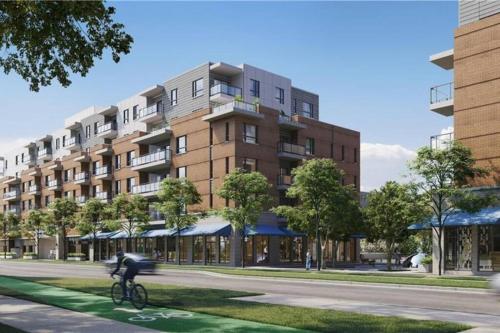 1Bed+Den 1bth Condo sleeps 4