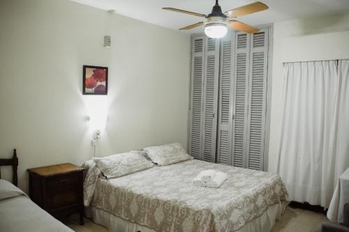 3 twin beds