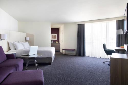 517762905 Crowne Plaza Atlanta Perimeter at Ravinia by IHG