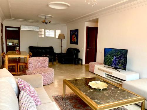 B&B Rabat - Hayriad : Charmant 3 Chambres . Wifi, Smart TV - Bed and Breakfast Rabat