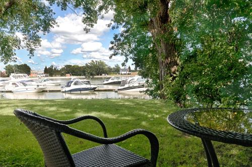 Superior Room with Two Queen Beds and River View (Pavillon Desmarais)