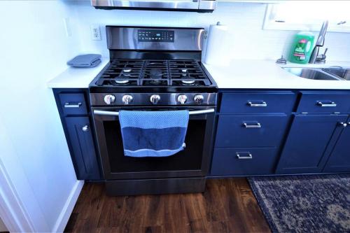 Remodeled Grill Outside Seating Dock Swimming - main image