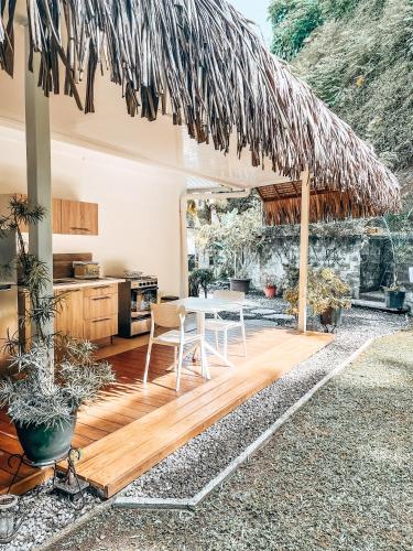 Fasiliteter, Vaikea Fare in Mahina