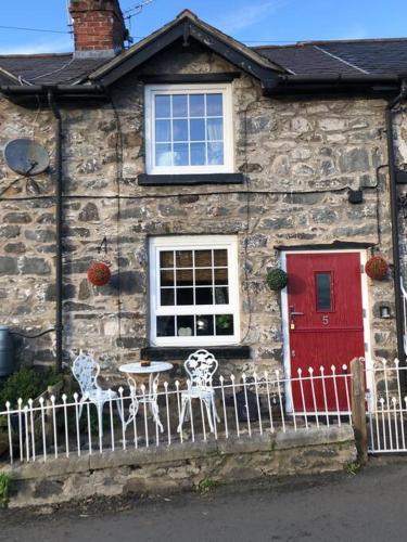 Maytree Cottage. Compact home in Mid Wales.