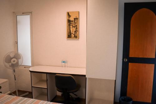 Double Room image 4