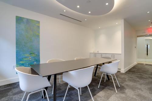 Quiet Condo in the Heart of Ballston in Arlington, USA
