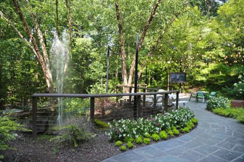 517778425 Crowne Plaza Atlanta Perimeter at Ravinia by IHG