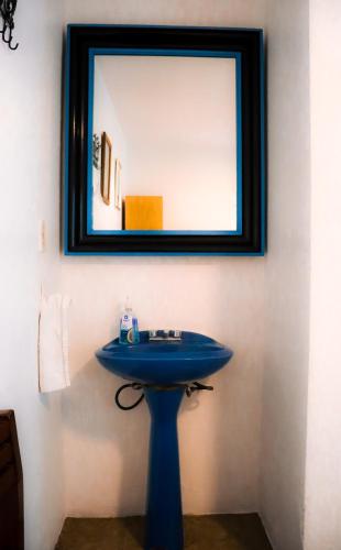 Twin Room with Private Bathroom image 3