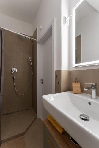 Modern Living Apartment - 3-Zimmer - Nürnberg Nord, ruhige Seitenstraße, fußläufig Straßenbahn, Nürnberg (photo 9)