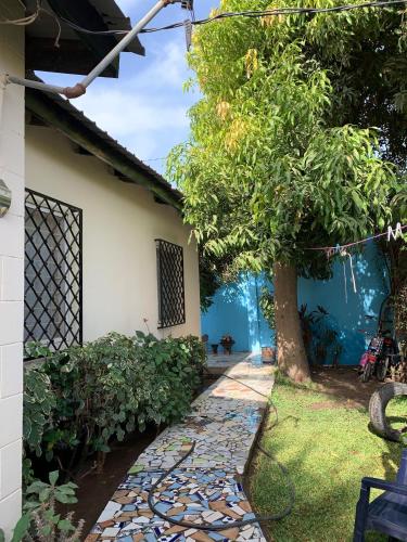 Zunanjost, Banana Republic in Yundum