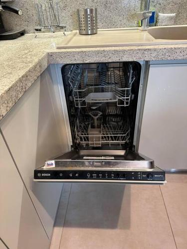 Eden Central Apartment - Modern 2BR in Tirana City Center, Tirana (photo 9)