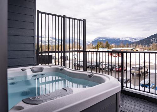 Escape to Revy - Beautifully Designed Condo