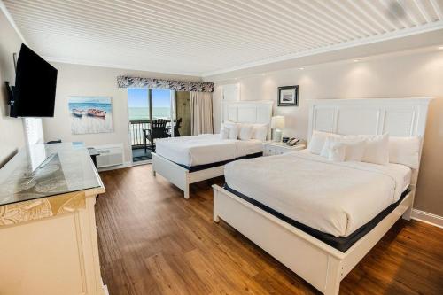 Quintessential Beach Retreat OF Dunes Room 2nd Flr in Pawleys Island, USA