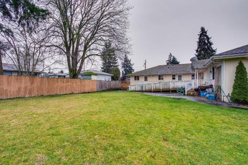 Spacious Lakewood Home - 10 Mi to Downtown Tacoma!