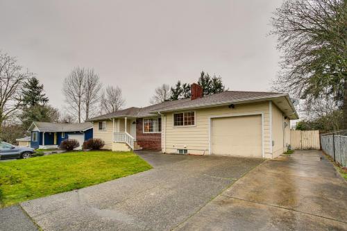 Spacious Lakewood Home - 10 Mi to Downtown Tacoma!