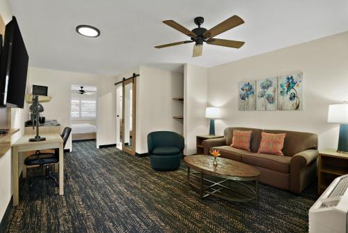 Superior King Suite -  Non-Smoking