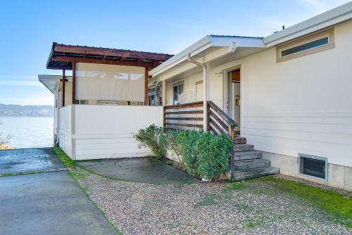 North Lakeport Home on Clear Lake Boat and Unwind!