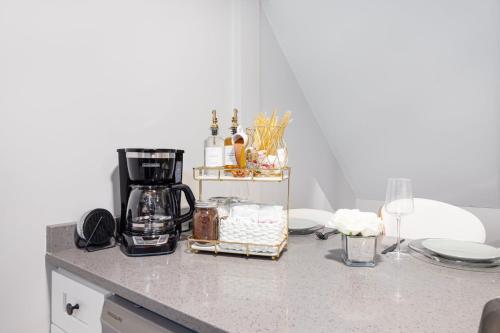Convenient 2 Bed apartment in downtown Providence Federal Hill in Providence, USA