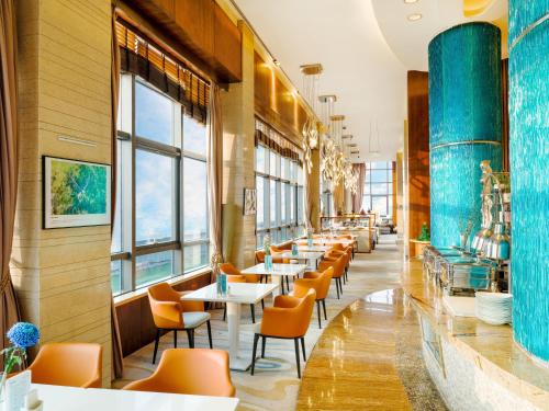 517811401 Holiday Inn Qingdao City Center by IHG - May 4th Square