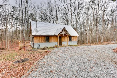 Peaceful Hikers Hideaway with Deck on 1 Acre!