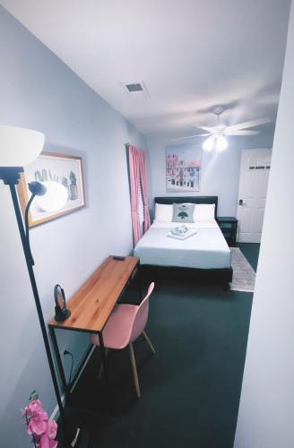 The Philly Room - 15 min from The Airport, 10 min from Six Flags in Atlanta, USA