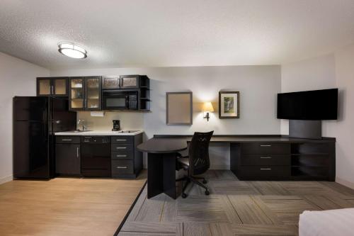 Sonesta Simply Suites Huntsville Research Park