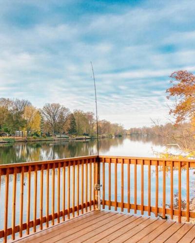 Tranquil Waterside Oasis