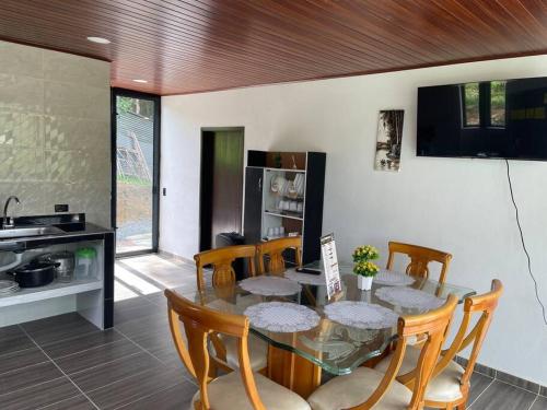 Hermosa Cabaña cerca a Villeta (Hermosa Cabana cerca a Villeta) in Tobia