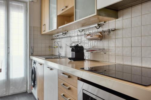 Kitchen, F2 - CHARME APARTMENT IN BALDUINA near beer time beershop