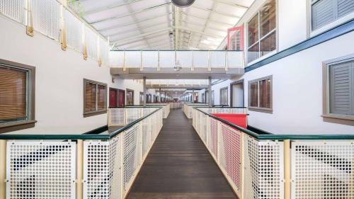 Oaks Sydney Goldsbrough Suites - image 3