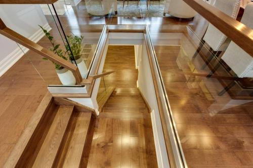 Luxurious & Modern 4BR House w/ 3 Car Parking, Burlington (zdjęcie 4)