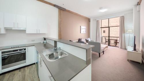 Oaks Sydney Goldsbrough Suites - image 7