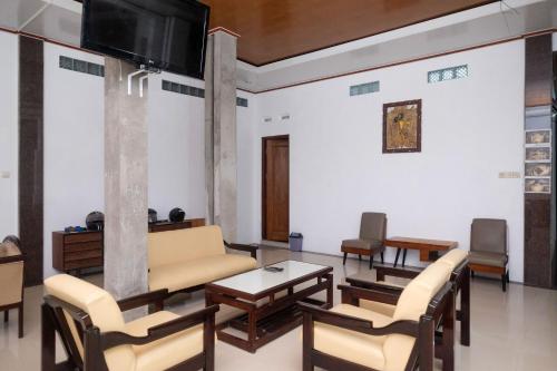 Facilities, RedDoorz Syariah near Alun Alun Temanggung in Rejosari