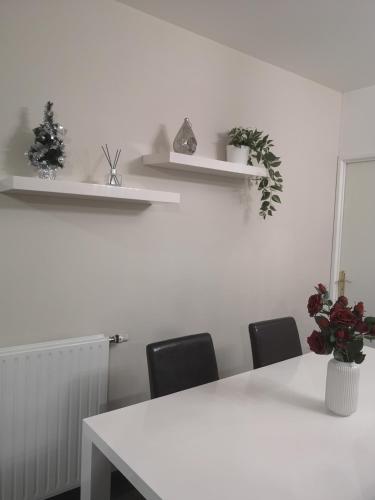 Grand T2 avec jardin et parking proche Paris et Orly in ออร์ลี