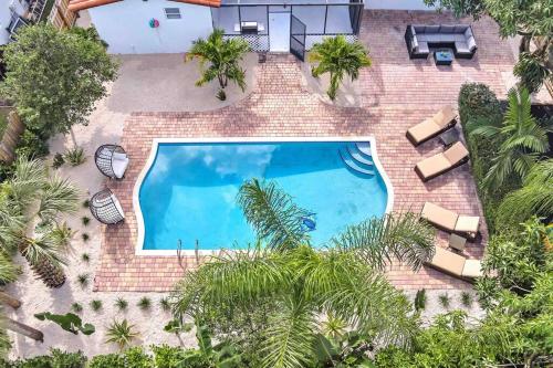 6BR Modern Villa in The Heart of Hollywood