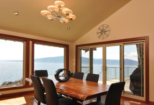 Exclusive Private Island - Pacific Ocean Paradise in Madeira Park (BC)